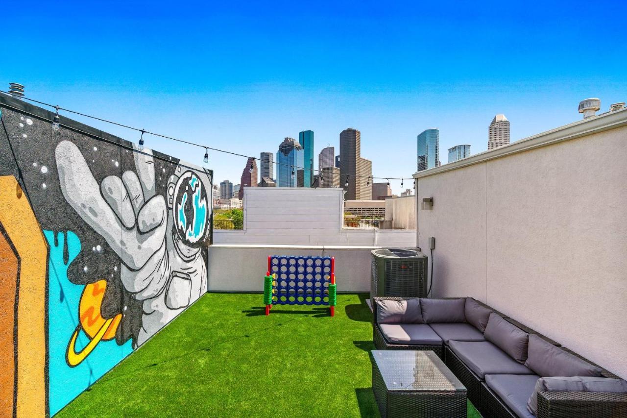 Lavish Downtown Home With Stunning Rooftop Deck Views Houston Esterno foto